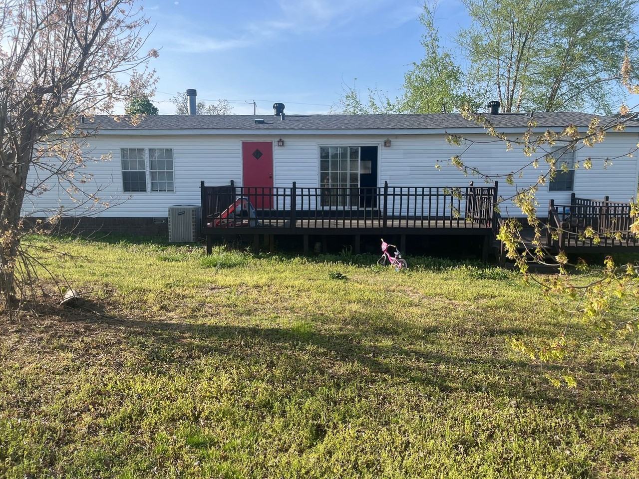 2270 Hudson Rd - Photo 2 of 12