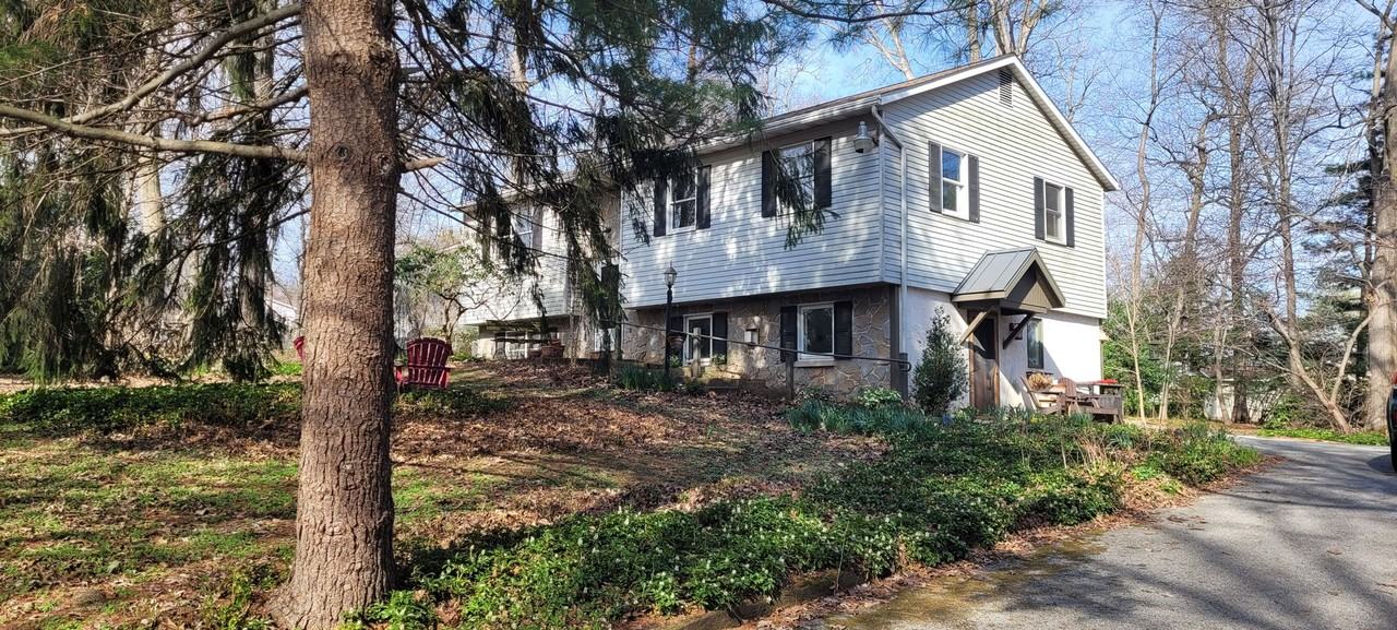 672 Center Rd - Photo 3 of 21