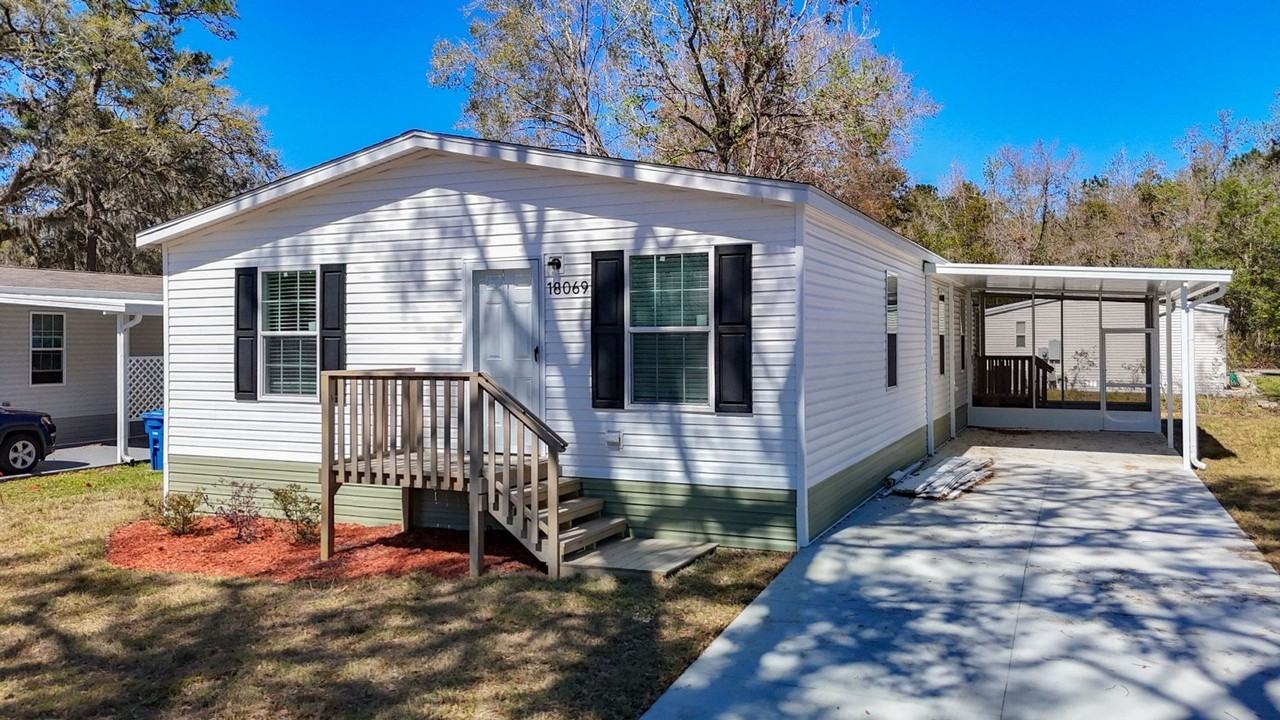 18069 Carrolwood Dr - Photo 3 of 26