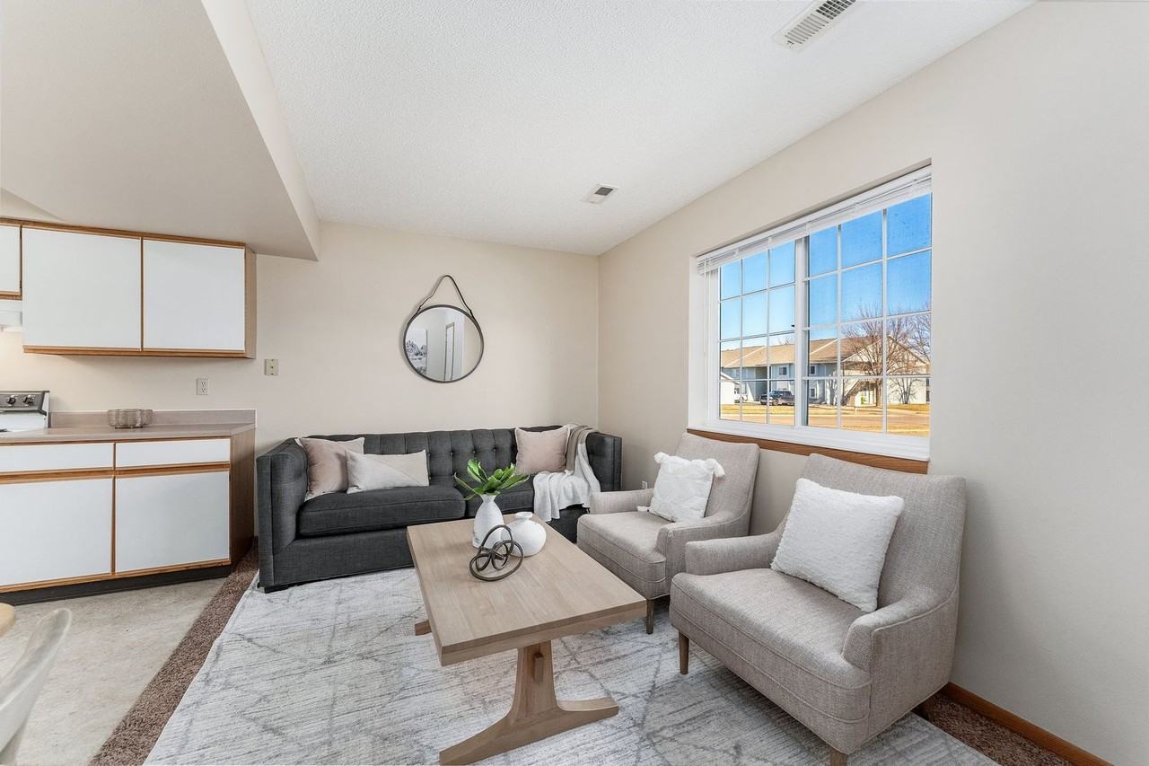 Eastpointe Townhomes - Photo 5 of 39