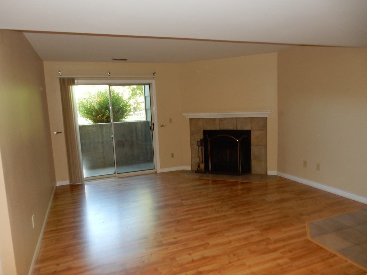 4676 White Rock Cir #8 - Photo 3 of 21