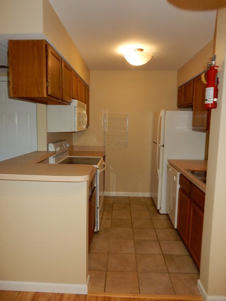 4676 White Rock Cir #8 - Photo 5 of 21