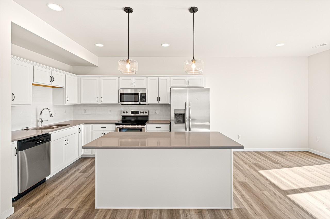 1606 Aspen Ct #1606 - Photo 2 of 24
