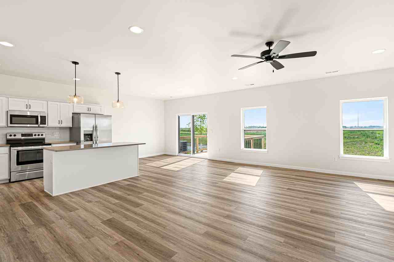 1604 Aspen Ct #1604 - Photo 3 of 24