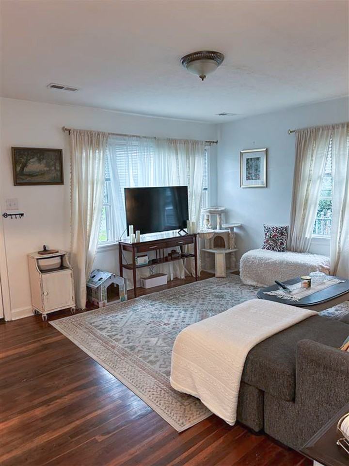 2415 Linden Ave #NA - Photo 4 of 50