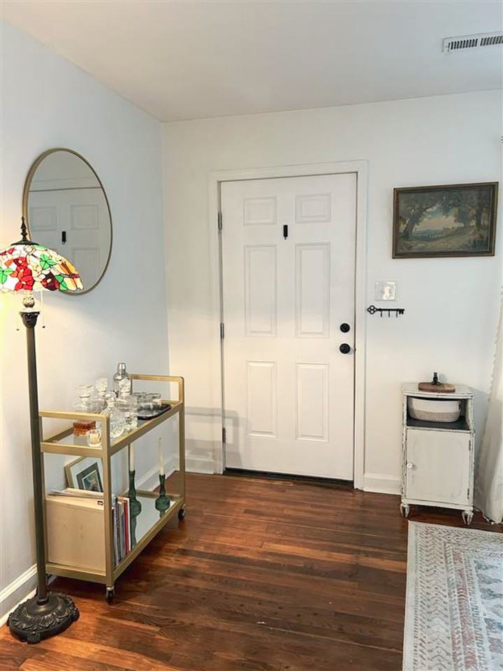 2415 Linden Ave #NA - Photo 7 of 50