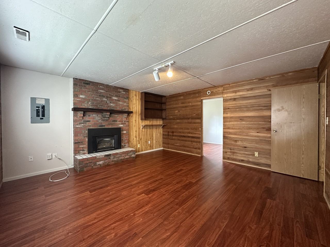 20247 32 Avenue - Photo 3 of 26