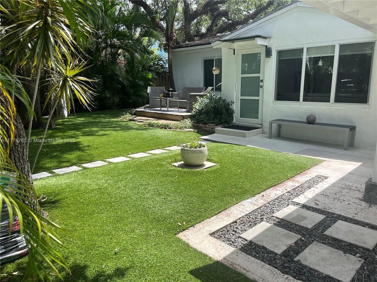 701 Sw 9th Ave - Photo 2 of 21