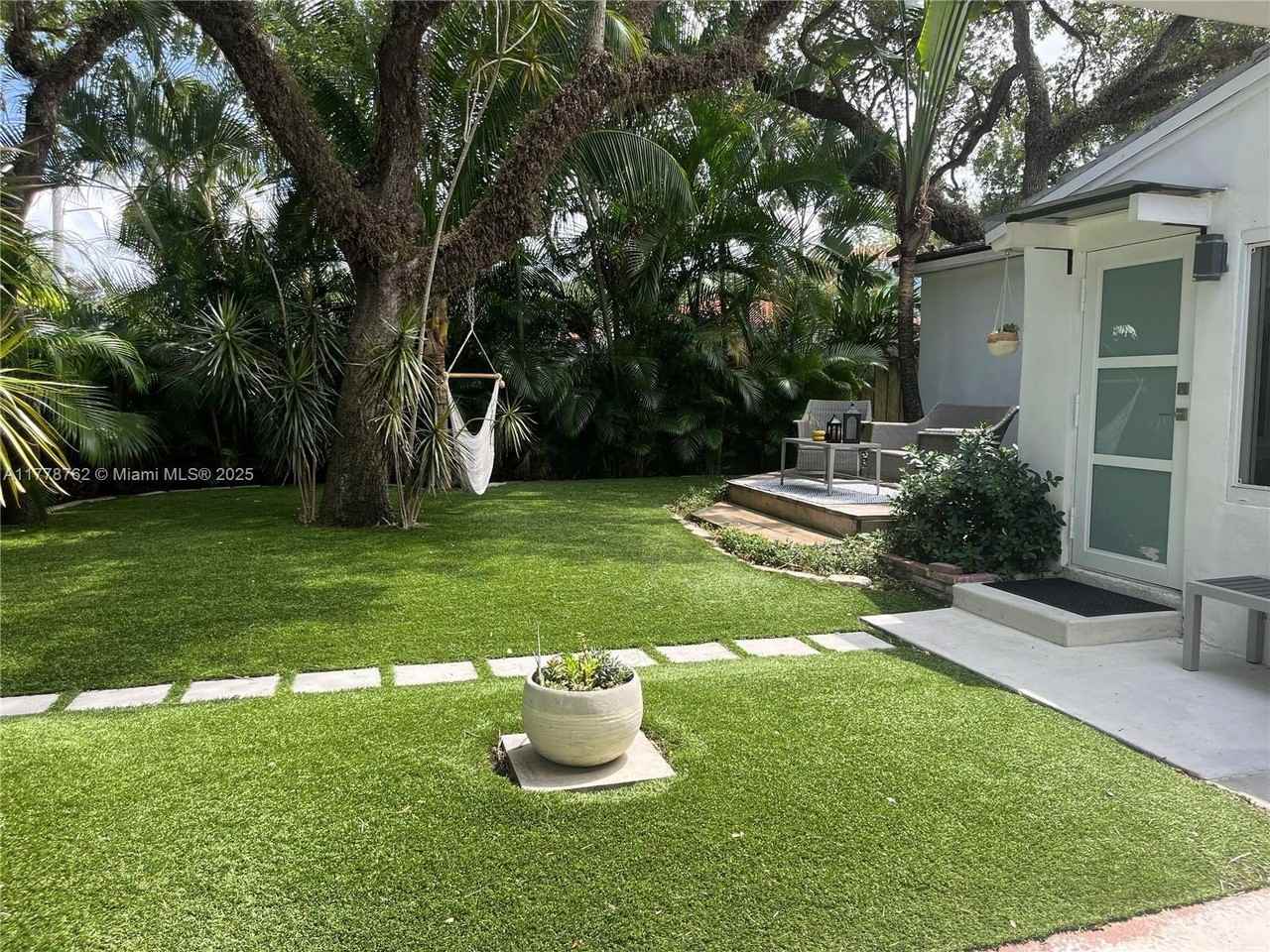 701 Sw 9th Ave - Photo 3 of 21