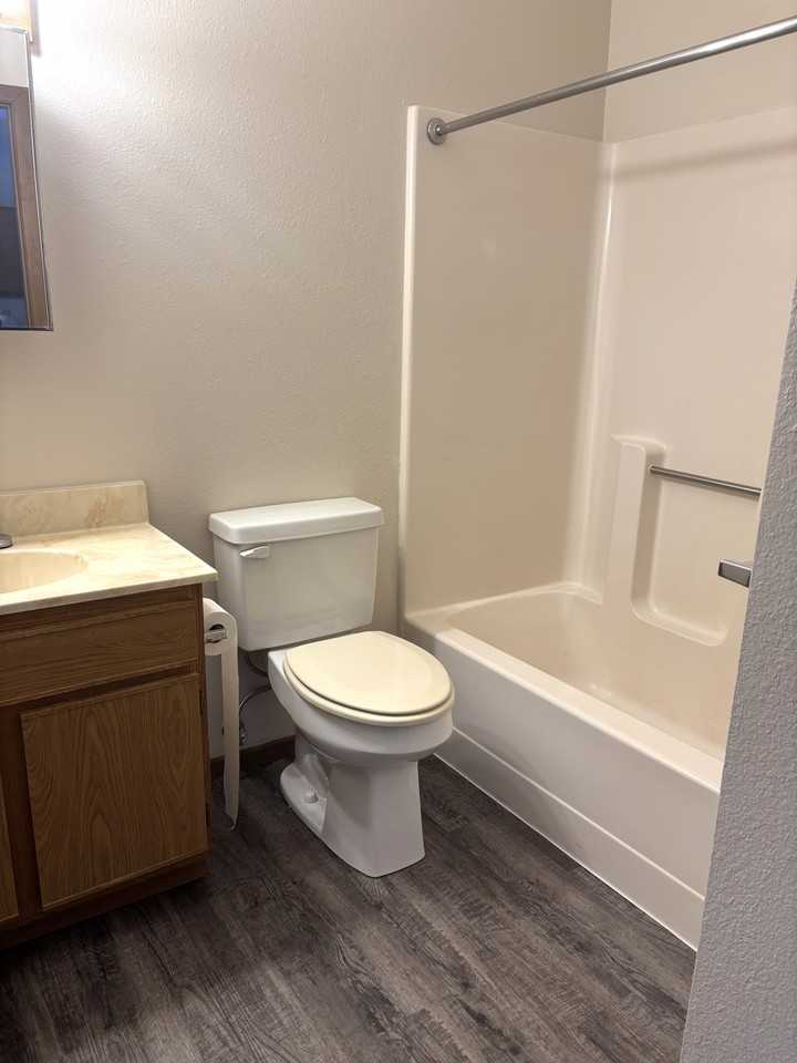 Greenleaf - Photo 6 of 15