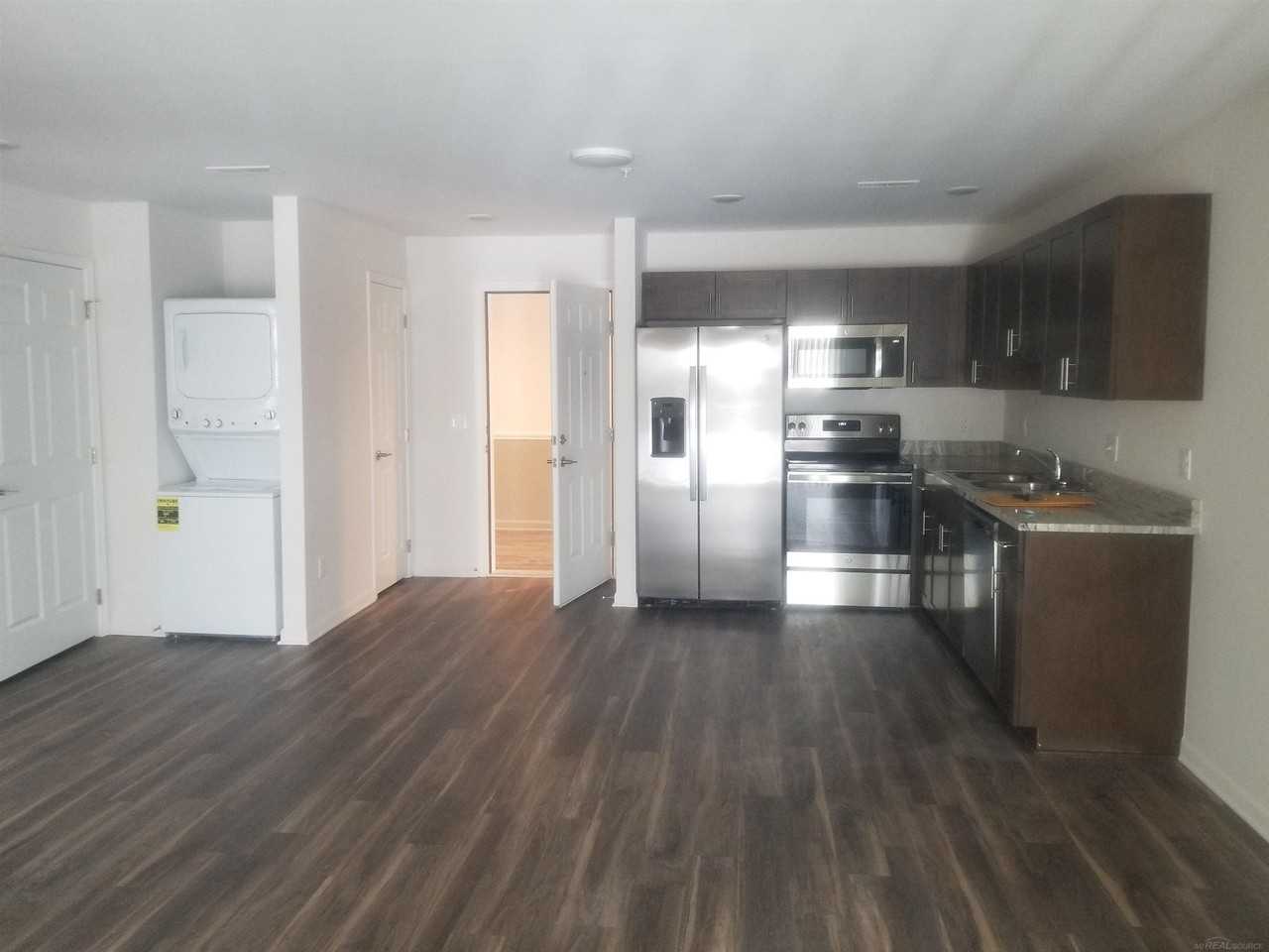 33630 Utica Rd #200B - Photo 3 of 15