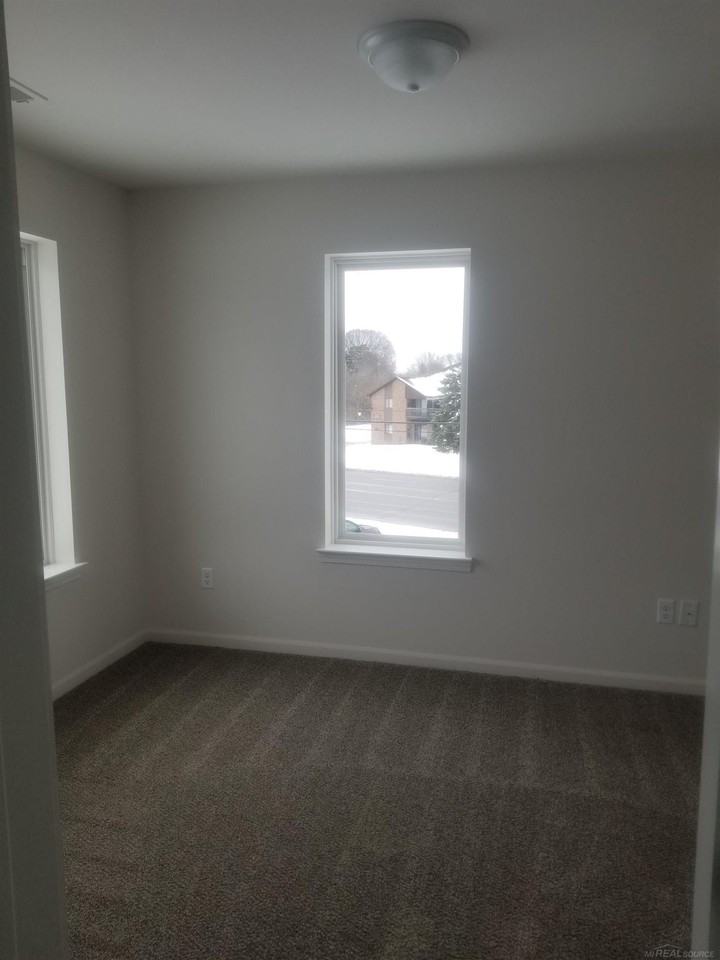 33630 Utica Rd #200B - Photo 5 of 15