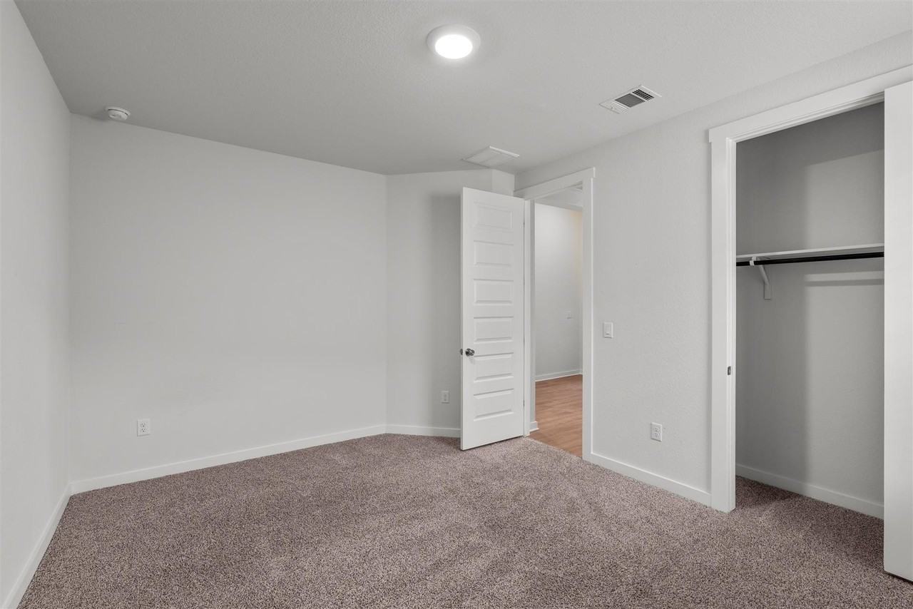 1805 Flying Horseshoe Bnd - Photo 7 of 33