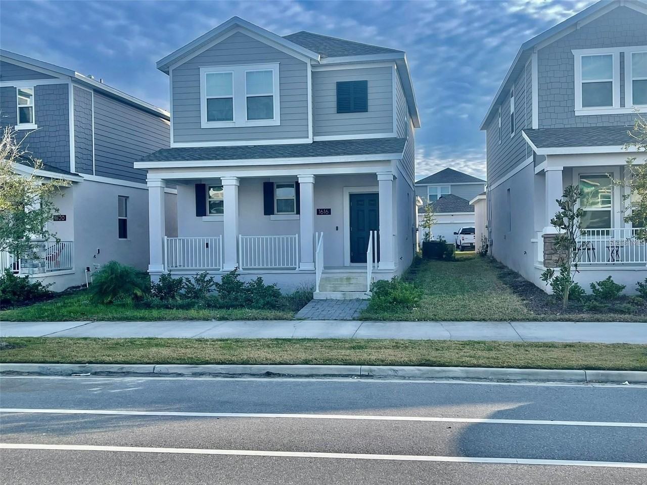 1616 Cross Prairie Pkwy - Photo 2 of 17