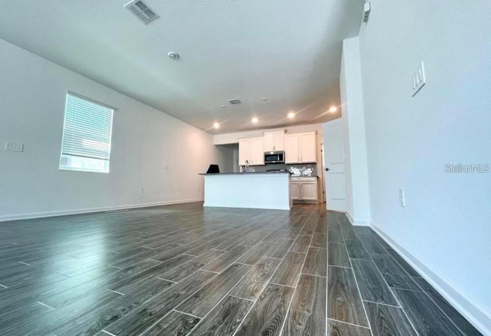 1616 Cross Prairie Pkwy - Photo 5 of 17