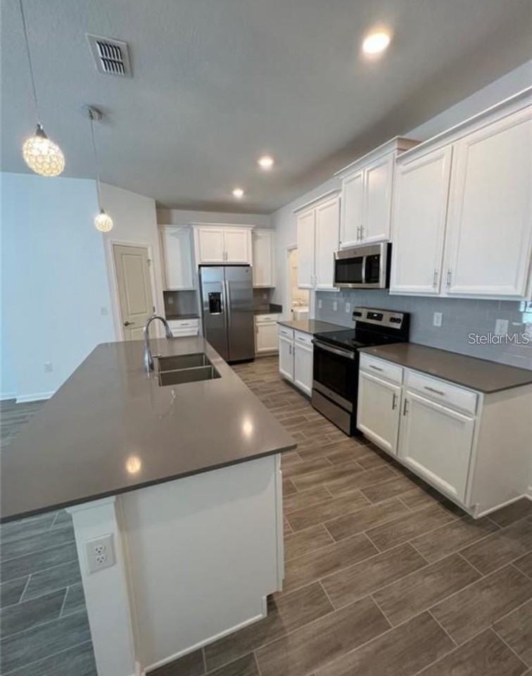 1616 Cross Prairie Pkwy - Photo 7 of 17