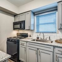 featured image of 2211 W Hickory St