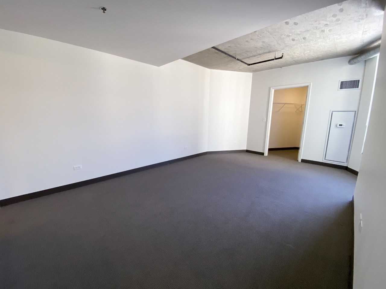 3218 N Clark St - Photo 2 of 16