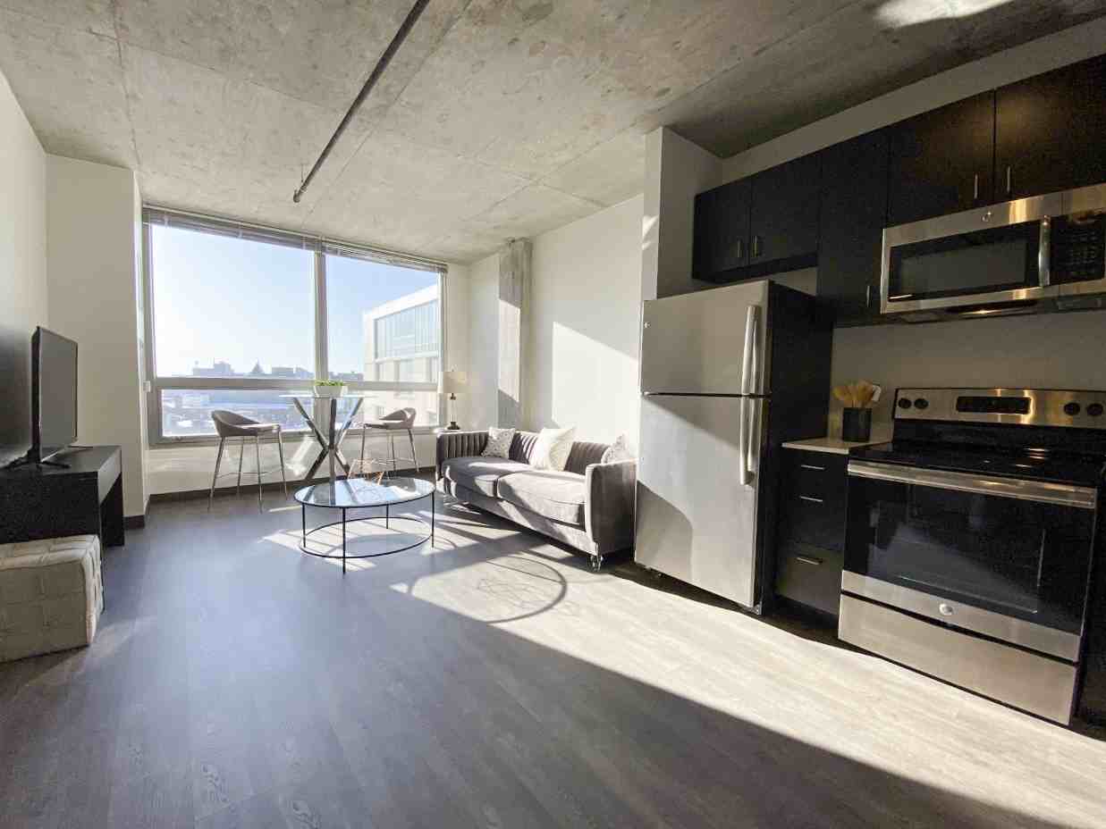 3218 N Clark St - Photo 7 of 16