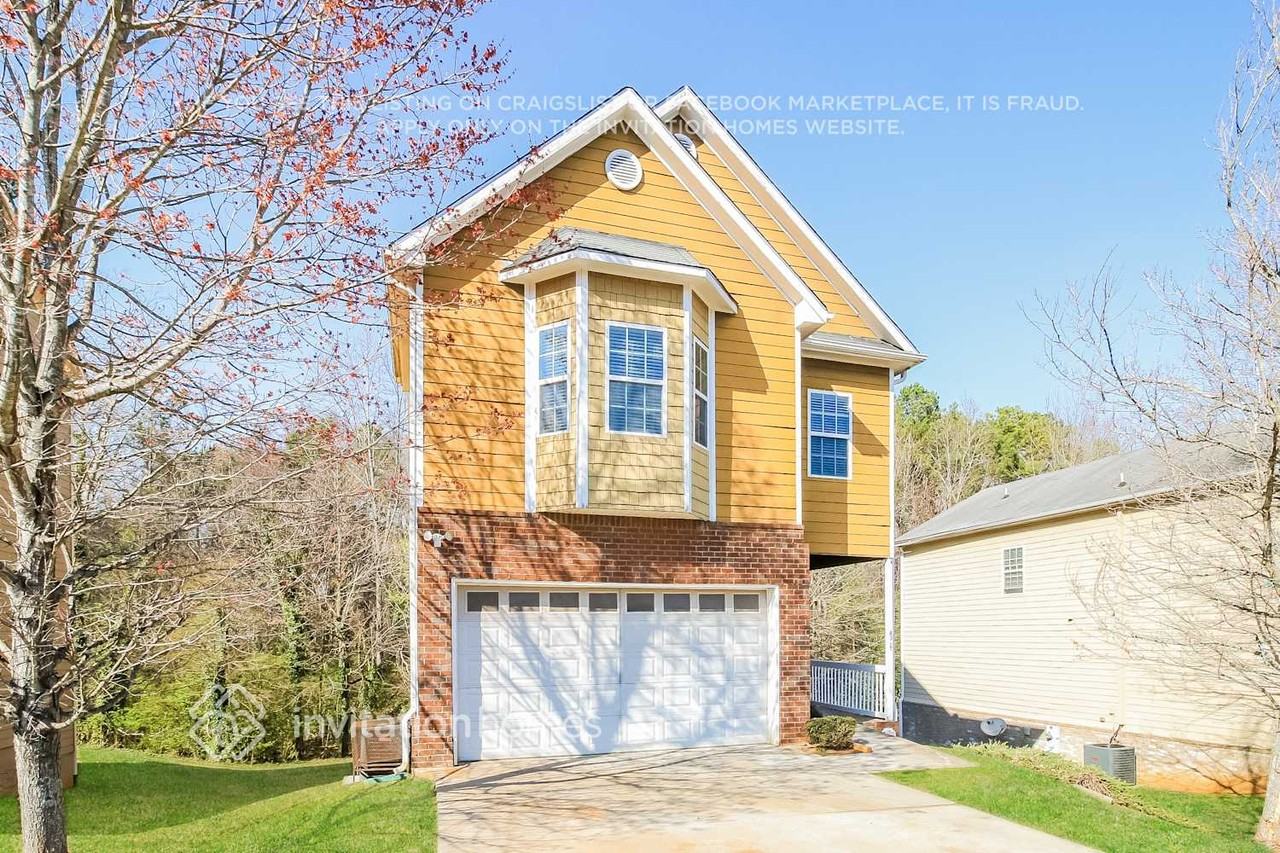 4016 Traipse Ct - Photo 2 of 19