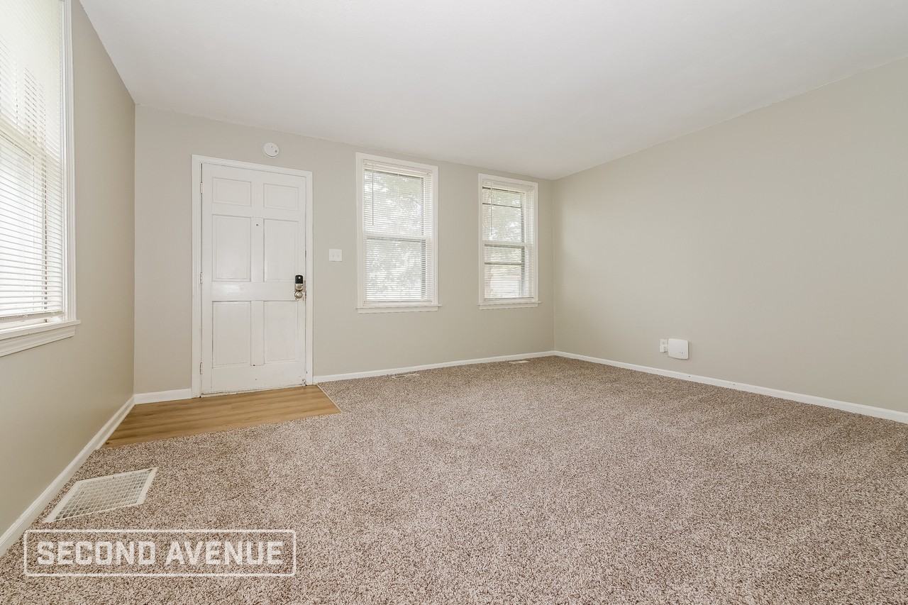 784 Miami St - Photo 3 of 27