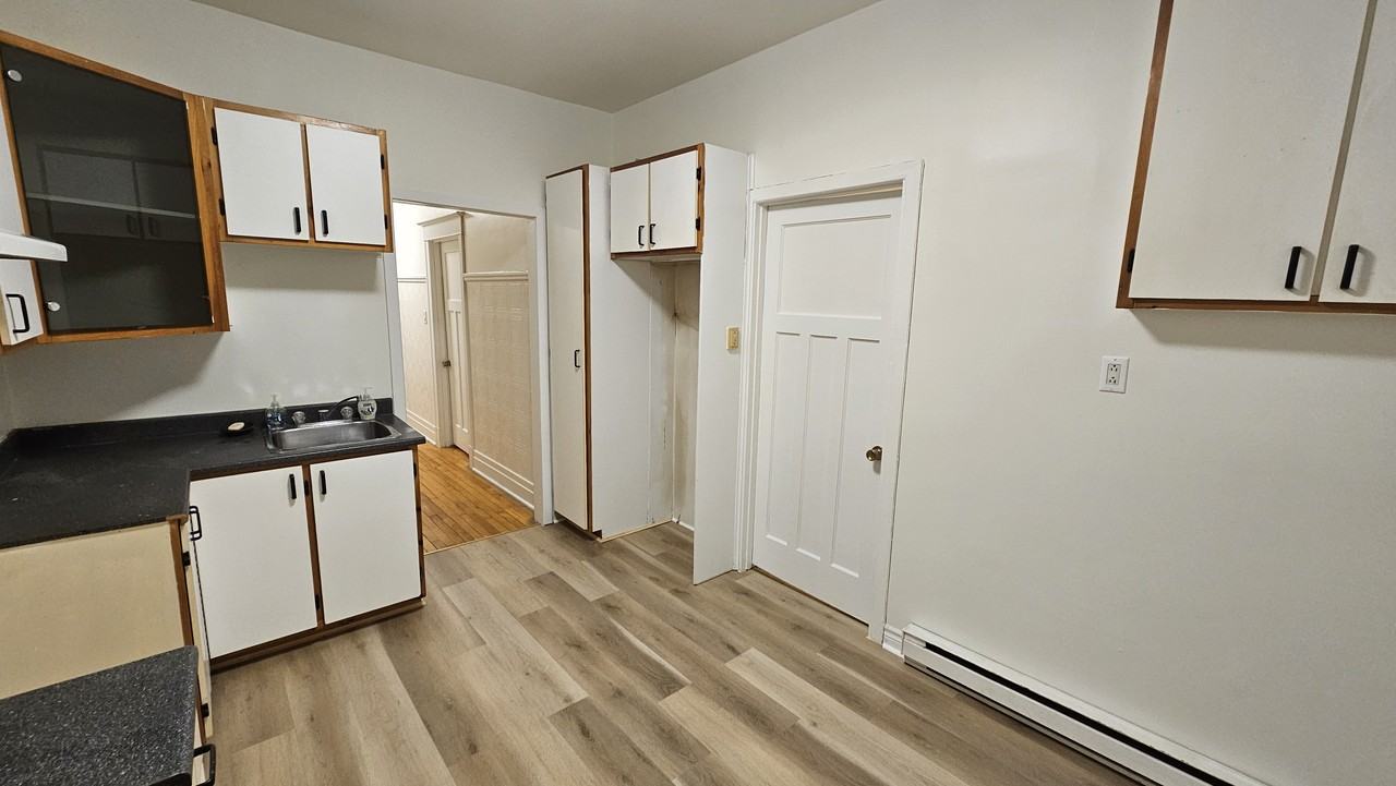 720 4e Avenue — photo 3