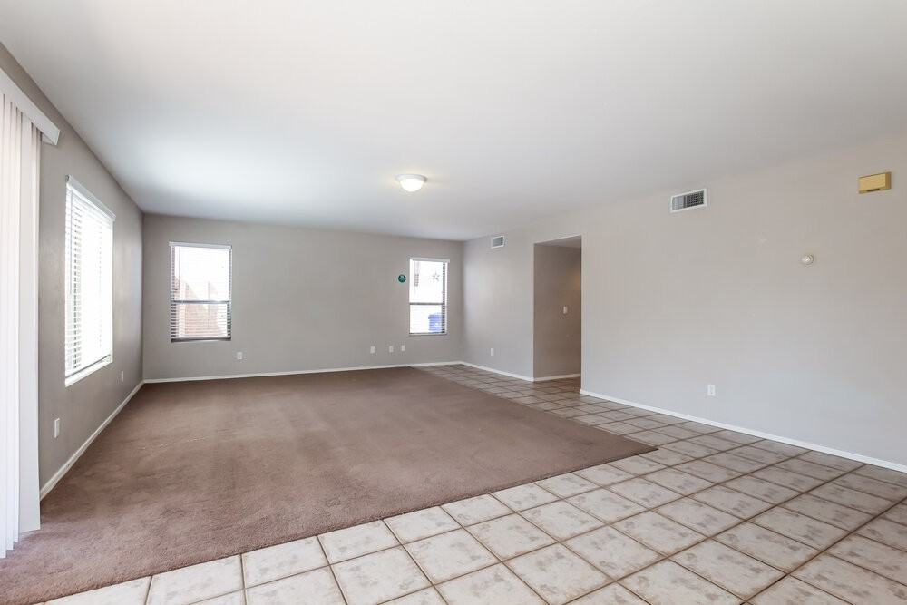 16186 N 158th Dr - Photo 4 of 17