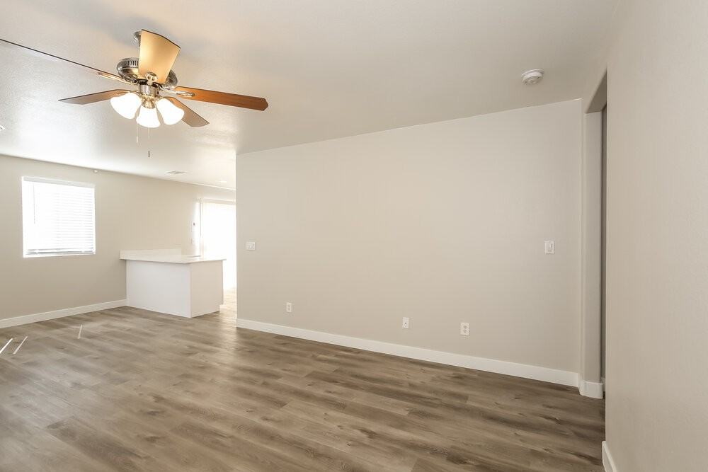 523 Roberta Alecia Ave - Photo 4 of 16