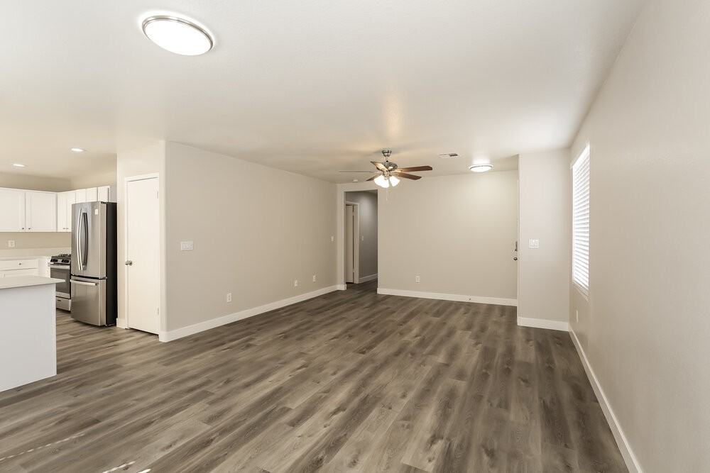 523 Roberta Alecia Ave - Photo 5 of 16