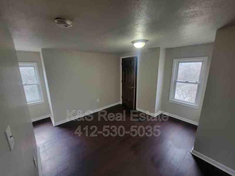 251 Main St - Photo 3 of 13