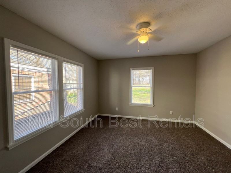 60 E Fernwood Ave - Photo 6 of 8