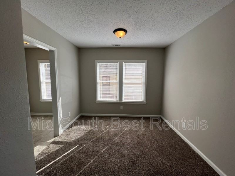 60 E Fernwood Ave - Photo 7 of 8