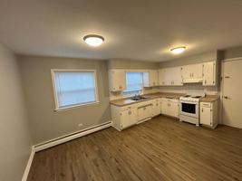 featured image of 1005 902, 904, 914, 916, 918, 920, 1001, 1003, 1005 State Street