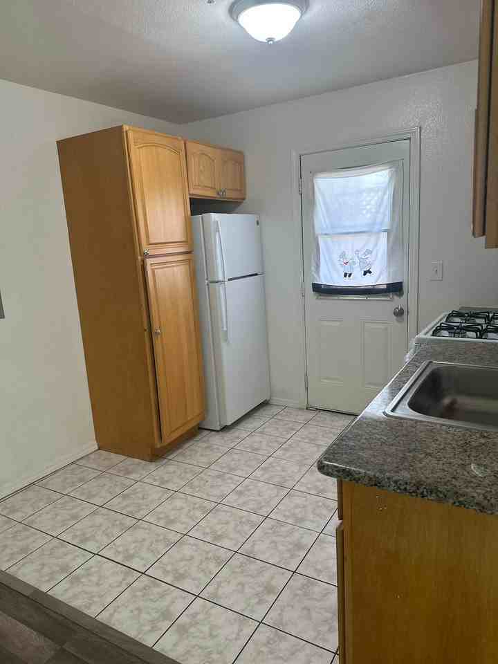 280 Flint Court - Photo 3 of 8