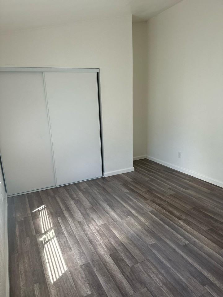 280 Flint Court - Photo 6 of 8