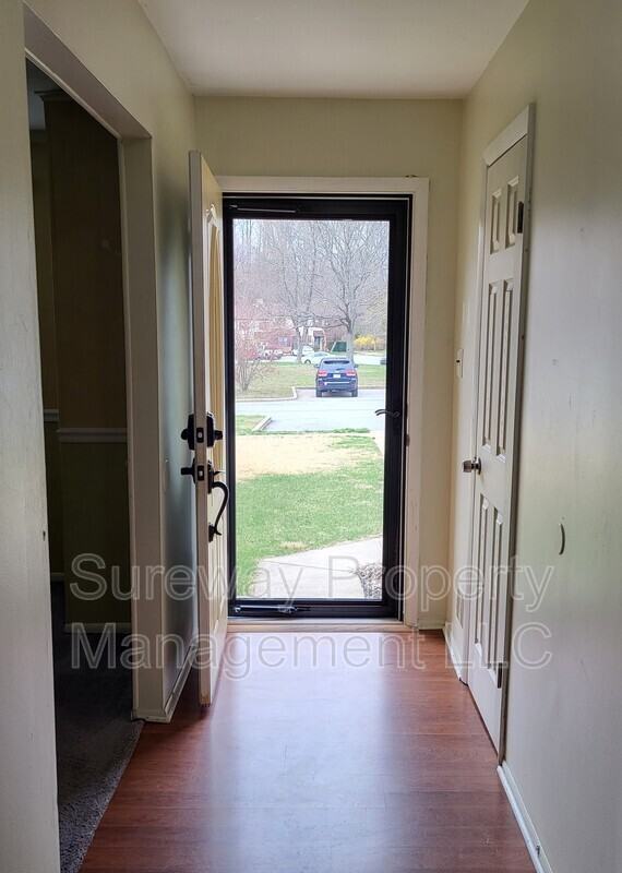 75 Bishop Dr - Photo 3 of 31