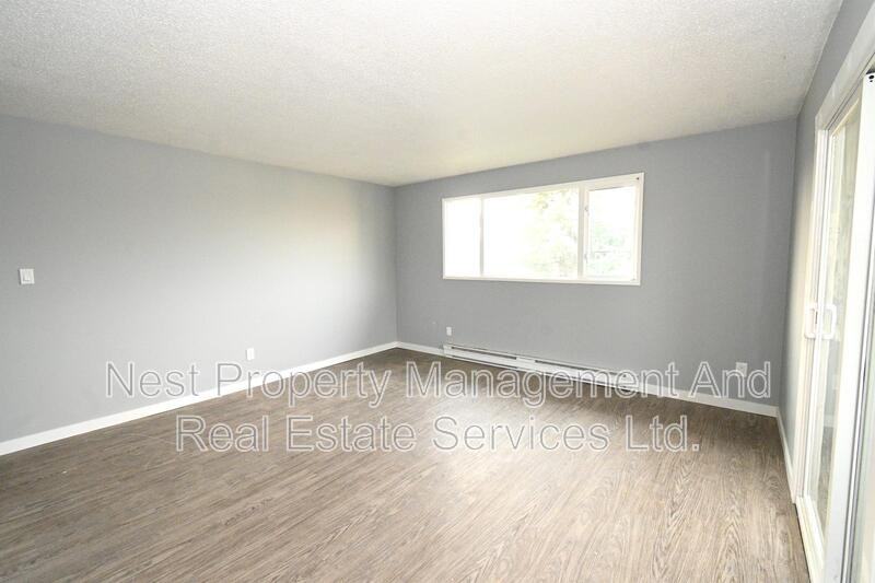 1744 Spruce St #303 - Photo 3 of 16