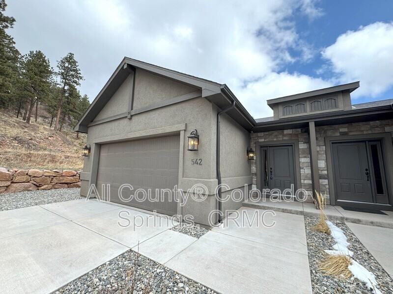 542 Brecken Ct #11B - Photo 2 of 29