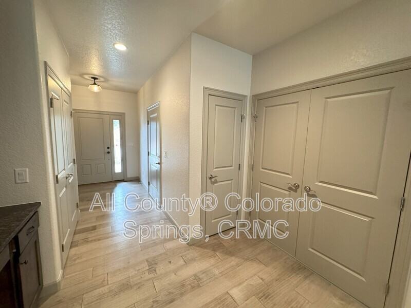 542 Brecken Ct #11B - Photo 3 of 29