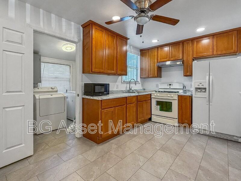 571 El Paseo Dr - Photo 5 of 20