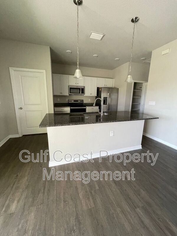 1700 Nw 6th St - Photo 7 of 28