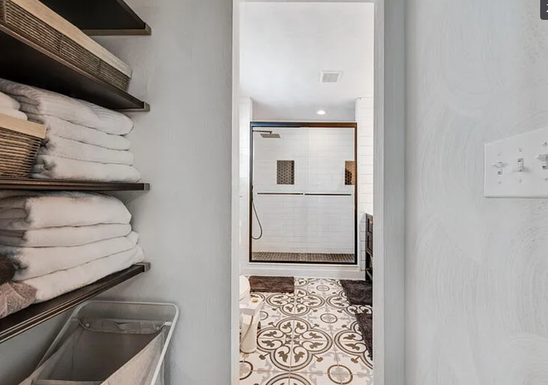 6241 Rolfe Ave - Photo 6 of 31