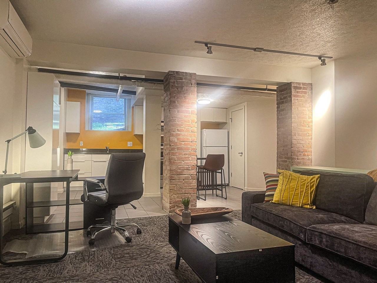 Beautiful Renovated Units - Photo 3 of 24