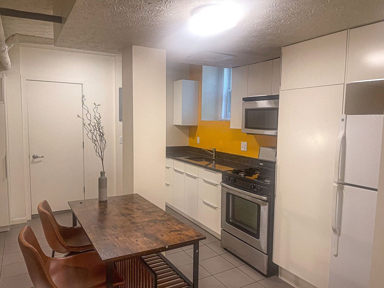 Beautiful Renovated Units - Photo 4 of 24