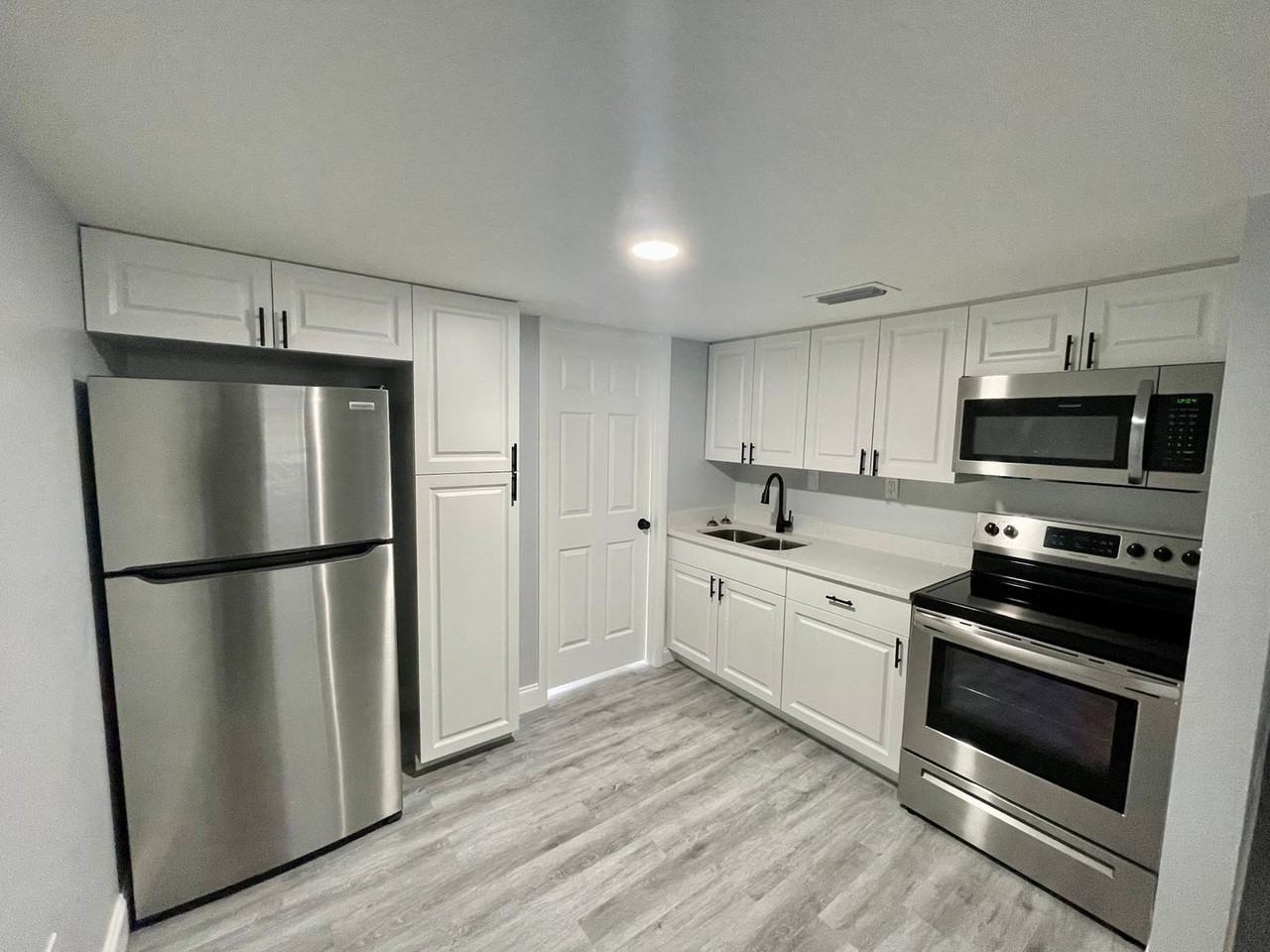 5305 N Boulevard #113 - Photo 2 of 10