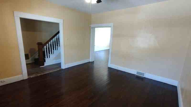 319 Virginia Ave - Photo 2 of 12