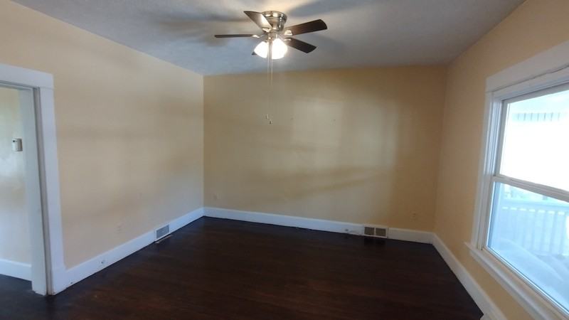 319 Virginia Ave - Photo 3 of 12