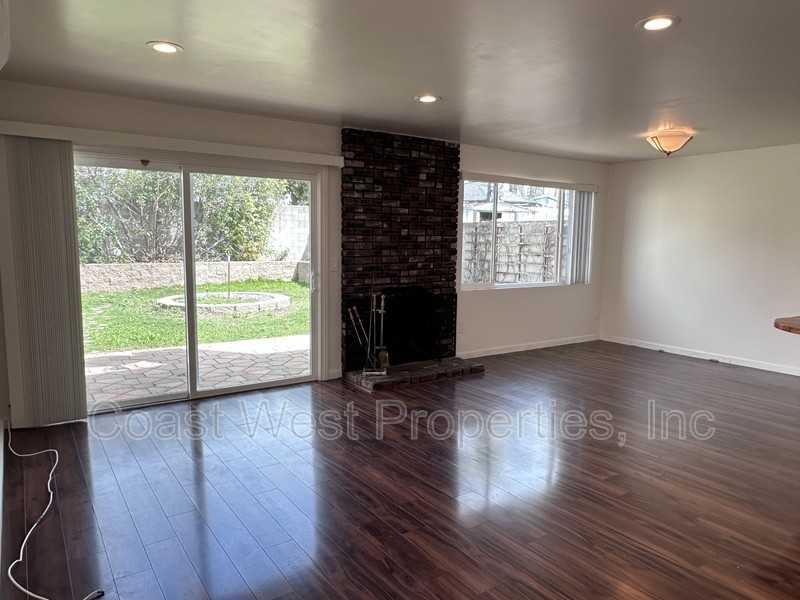 4062 Conrad Ave - Photo 3 of 35