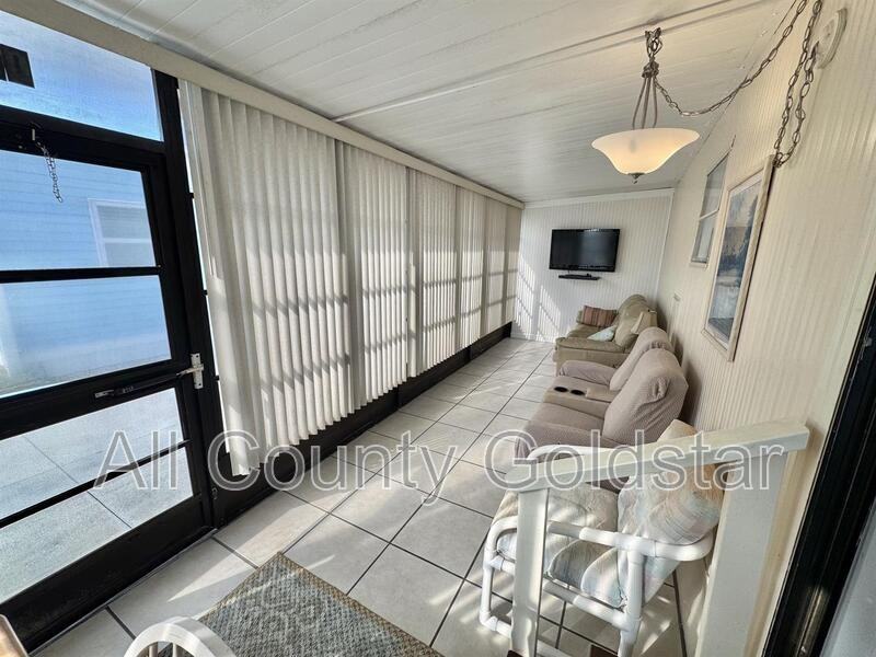 1475 Flamingo Dr - Photo 3 of 9