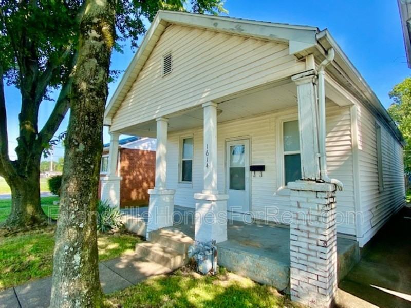 1614 E Division St - Photo 3 of 10